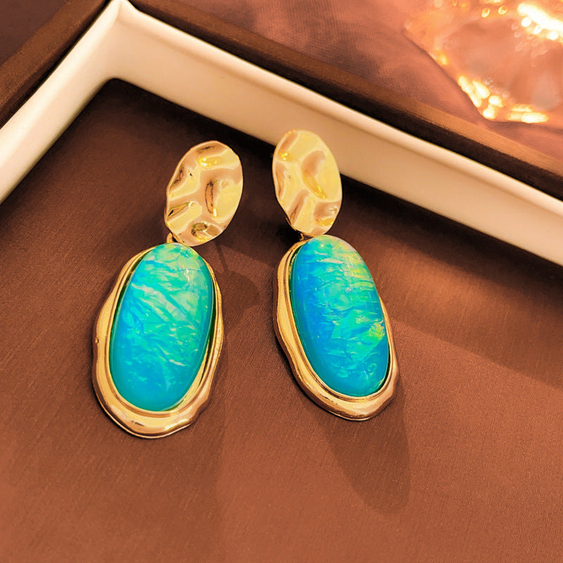 Elevate Your Look: Vintage Earrings for Every Occasion and Outfit