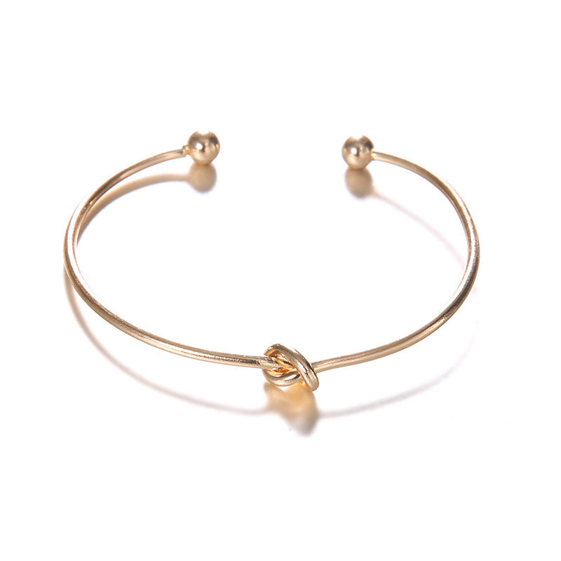 Elegant Vintage Cuff: Arrow Knotted Bracelet for Women