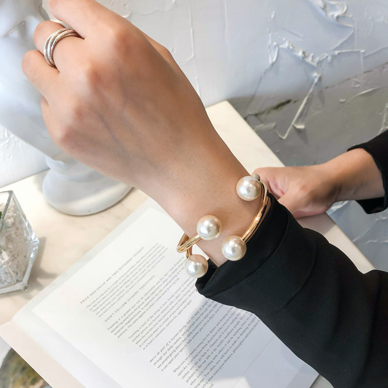 Double Pearl Bracelet: A Perfect Accessory for Every Occasion's Elegance