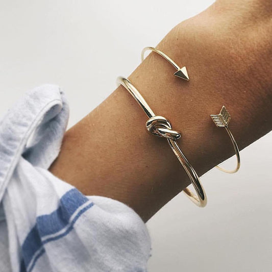 Elegant Vintage Cuff: Arrow Knotted Bracelet for Women