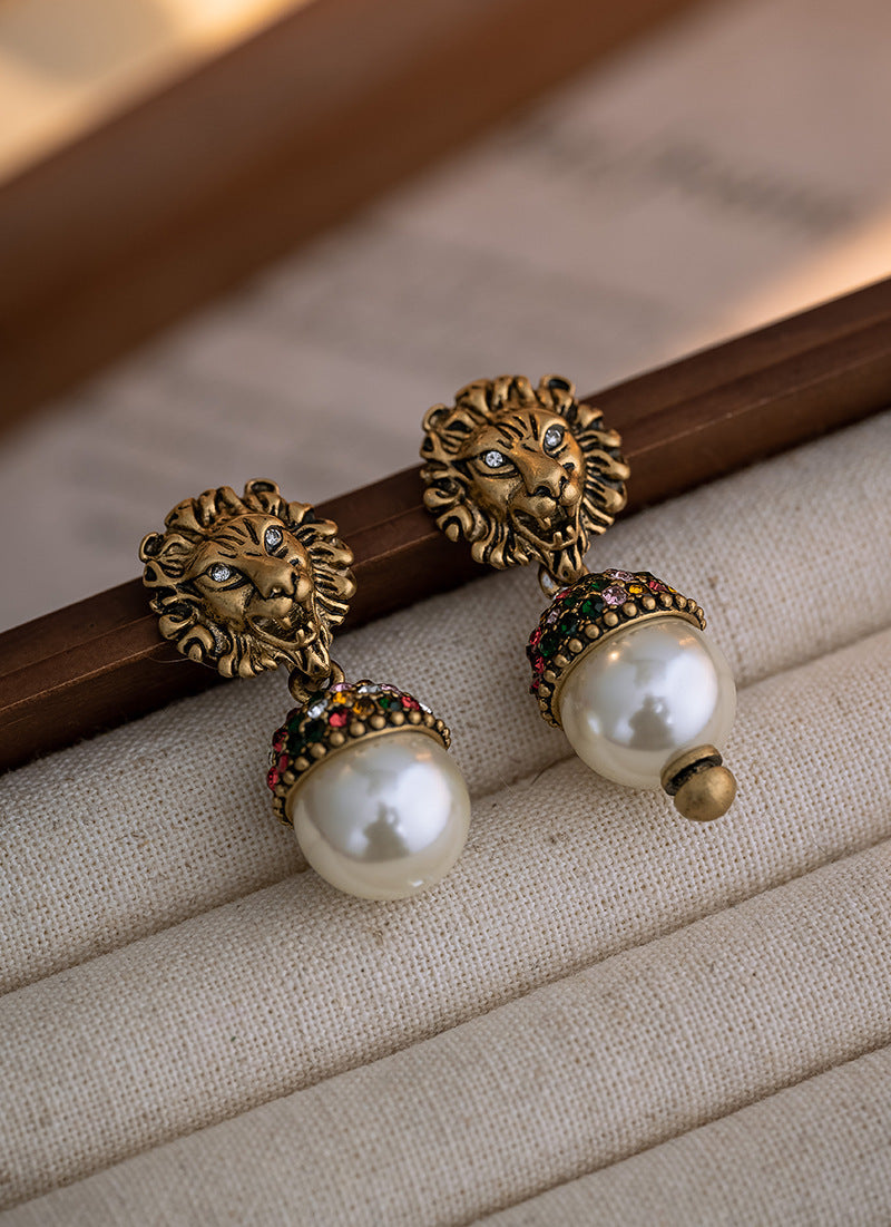 Luxurious Lion Head Vintage Pearl Earrings: Enhance Your Unique Look