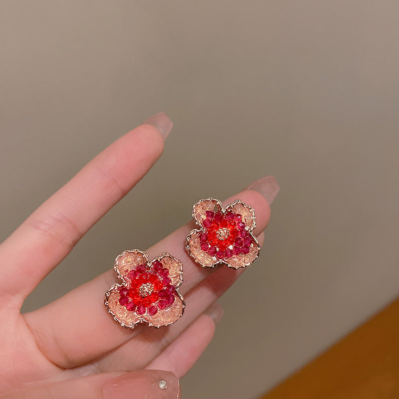 Découvrez des boucles d'oreilles à fleurs vintage uniques : l'accessoire parfait pour toutes les occasions !