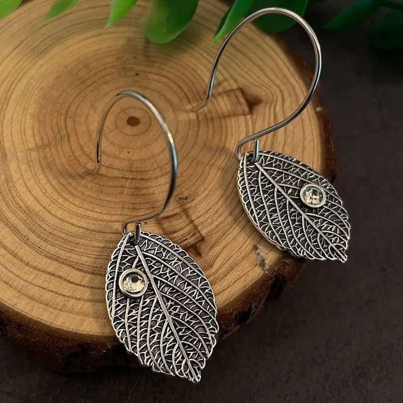 Elegantly Crafted Vintage Leaves Earrings: Timeless Style for Any Occasion