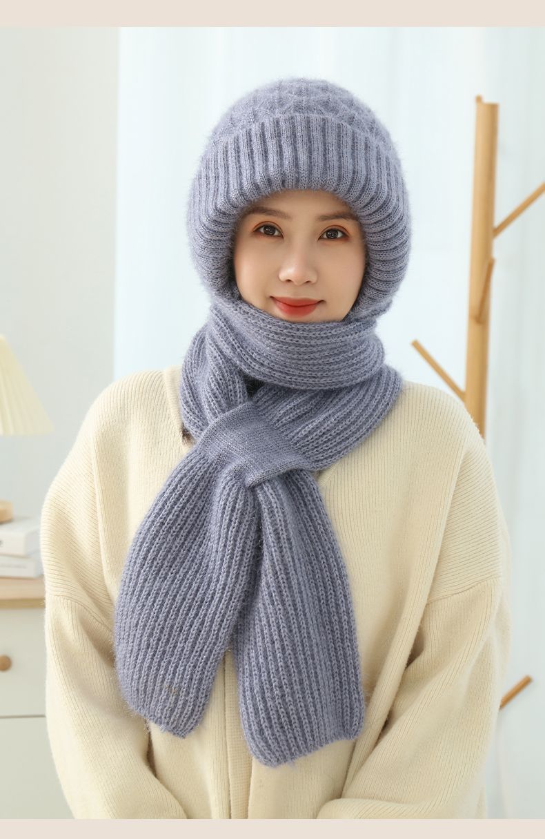 Ultimate Warmth: Women’s Fleece-Lined Scarf and Hat for Cold Days