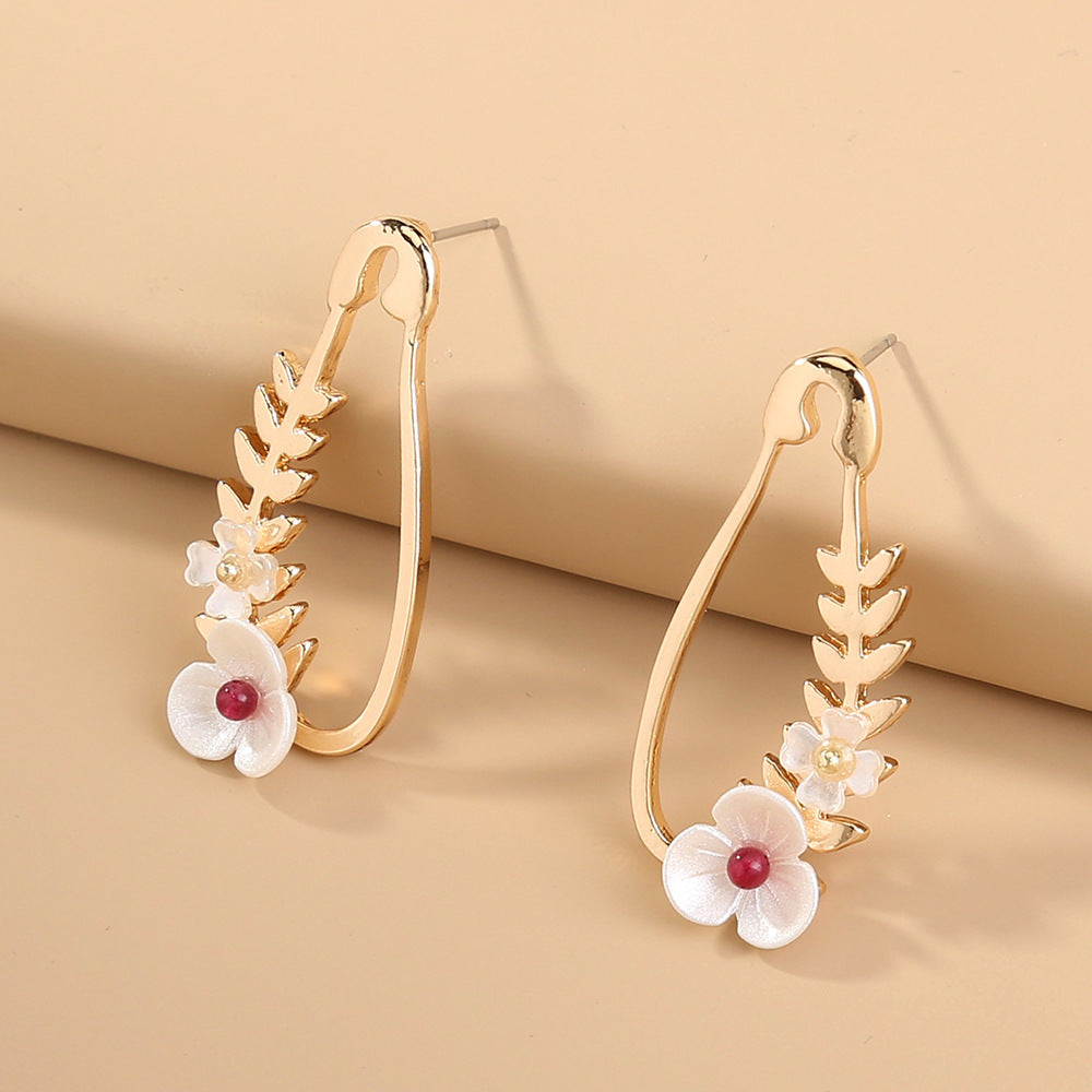 Charming Flower Leaf Pendant Earrings: Unique Accessory for Stylish Women