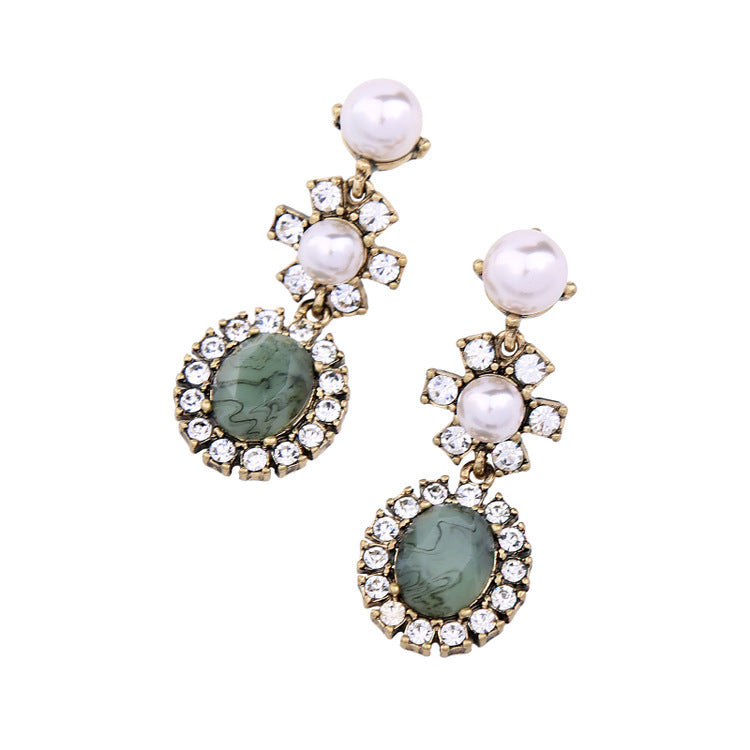 Timeless Elegance: Elevate Your Look with Vintage Style Earrings