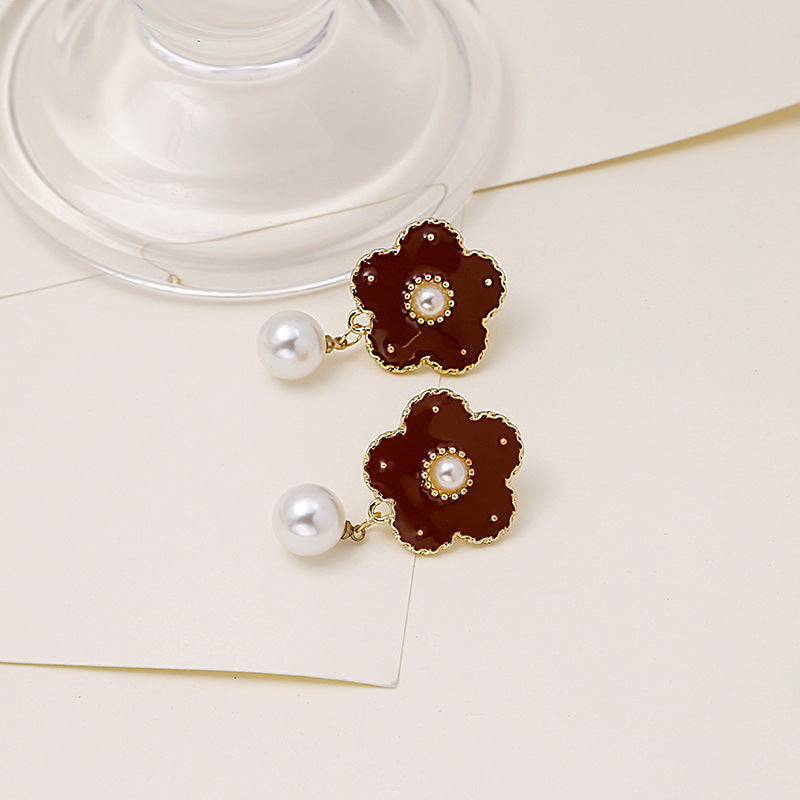 Stunning Baroque Vintage Flower Pearl Earrings: Perfect for Any Occasion