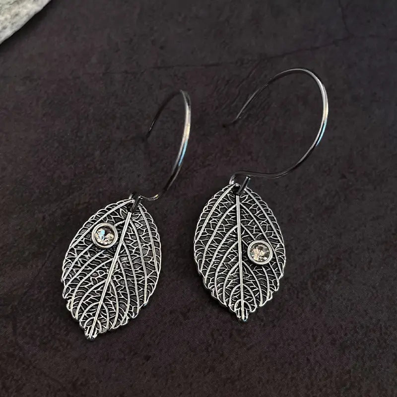 Elegantly Crafted Vintage Leaves Earrings: Timeless Style for Any Occasion