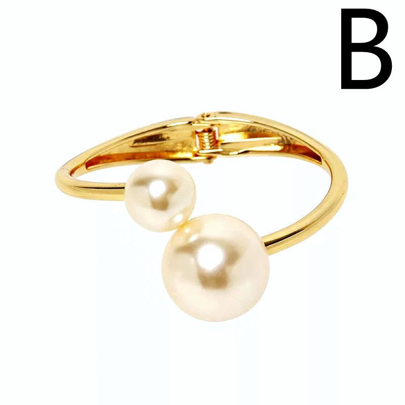 Double Pearl Bracelet: A Perfect Accessory for Every Occasion's Elegance