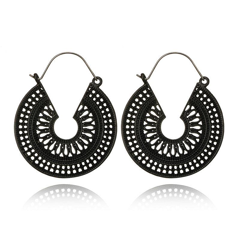 Stylish Floral Design Hollow Carved Round Earrings for Everyday Wear