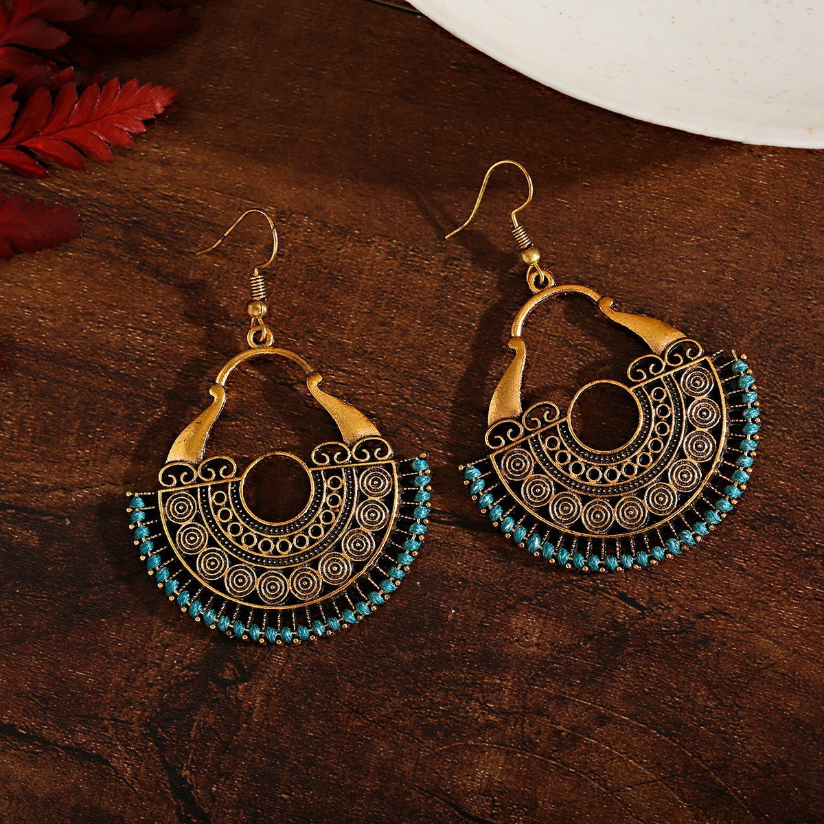 Bohemian Vintage Earrings: Simple Hollow Design for Effortless Elegance