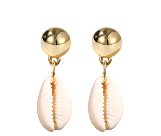 Enhance Elegance: Golden Shell Earrings Boost Style and Confidence Instantly