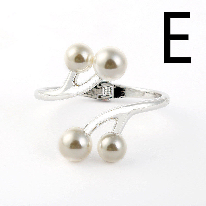 Double Pearl Bracelet: A Perfect Accessory for Every Occasion's Elegance