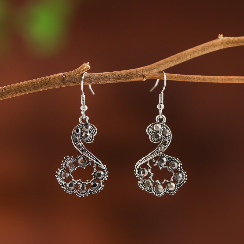 Enhance Your Look: Vintage Style Drop Earrings With Dazzling Diamonds