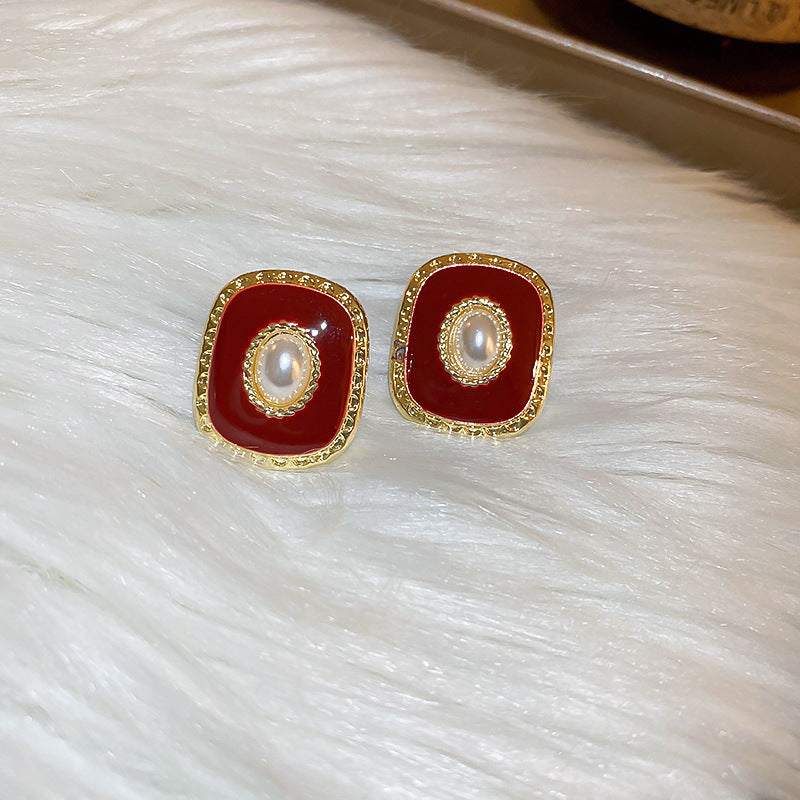 Elevate Your Look: Vintage Earrings for Every Occasion and Outfit