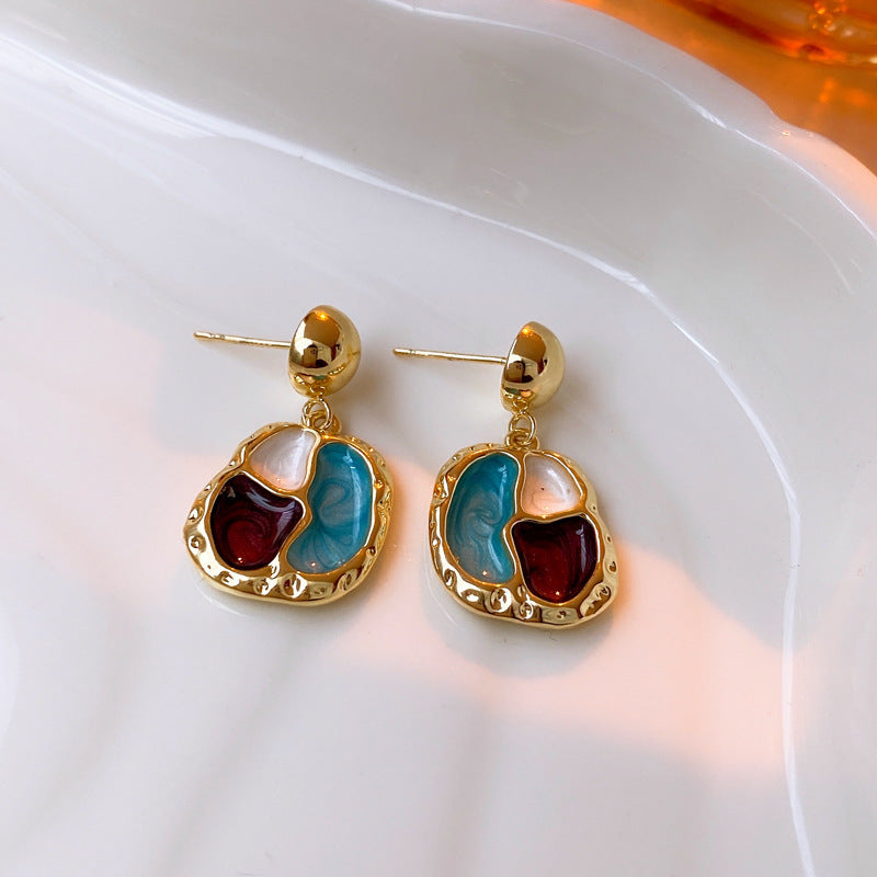 Elevate Your Look: Vintage Earrings for Every Occasion and Outfit