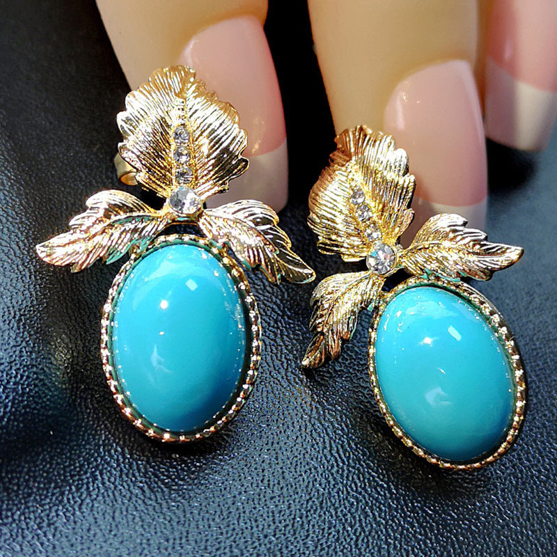 Discover Unique Vintage Earrings: Timeless Style for Any Occasion