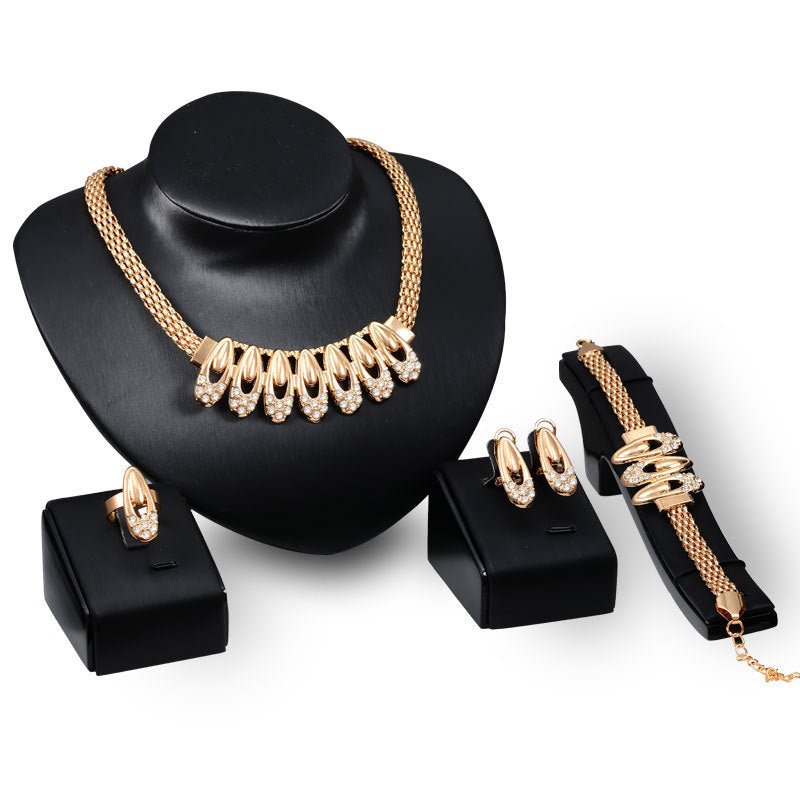 Enhance Your Style: Necklace and Earring Sets for Effortless Elegance