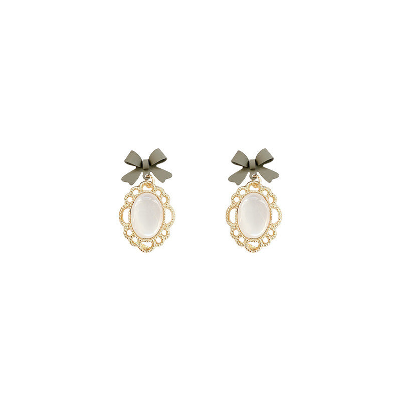 Elevate Your Look: Timeless Vintage Style Earrings for Any Occasion