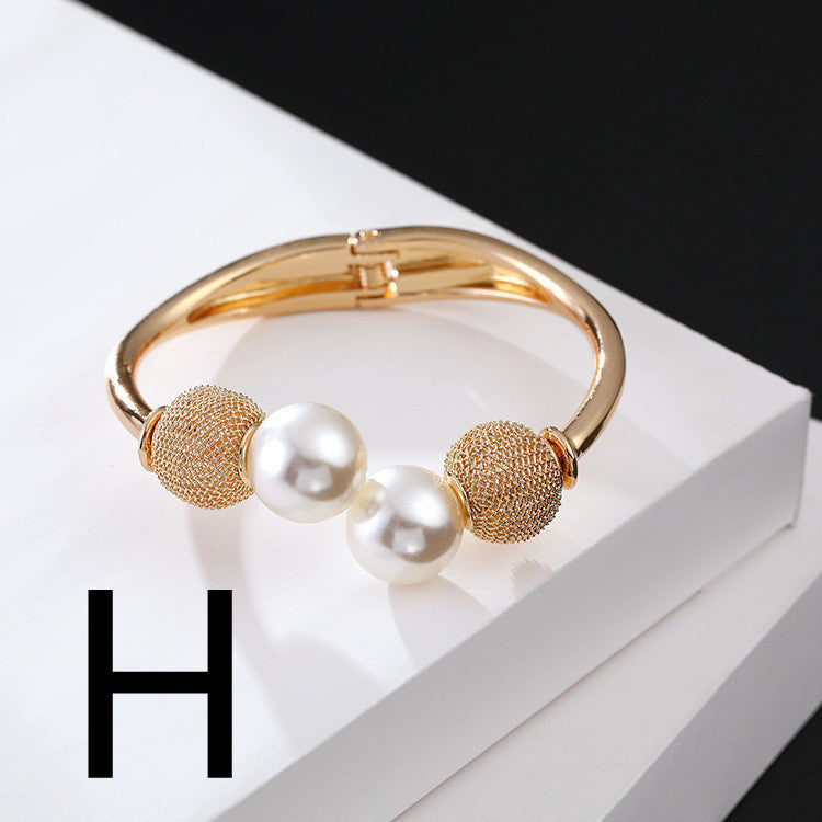 Double Pearl Bracelet: A Perfect Accessory for Every Occasion's Elegance