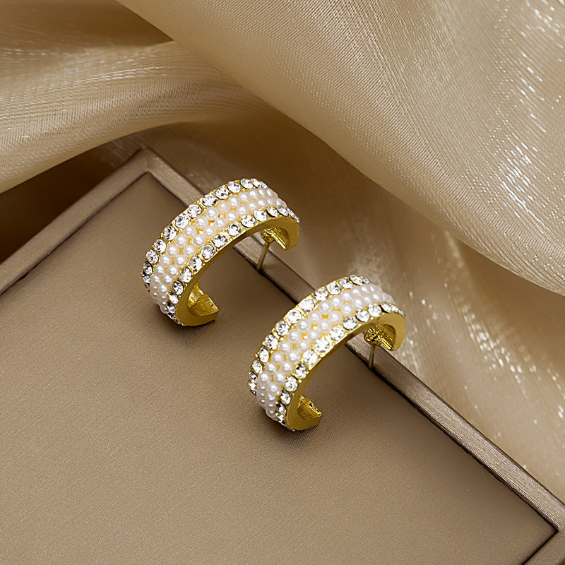 Luxurious Pearl Diamond Earrings: Perfect for Timeless Beauty and Glamour