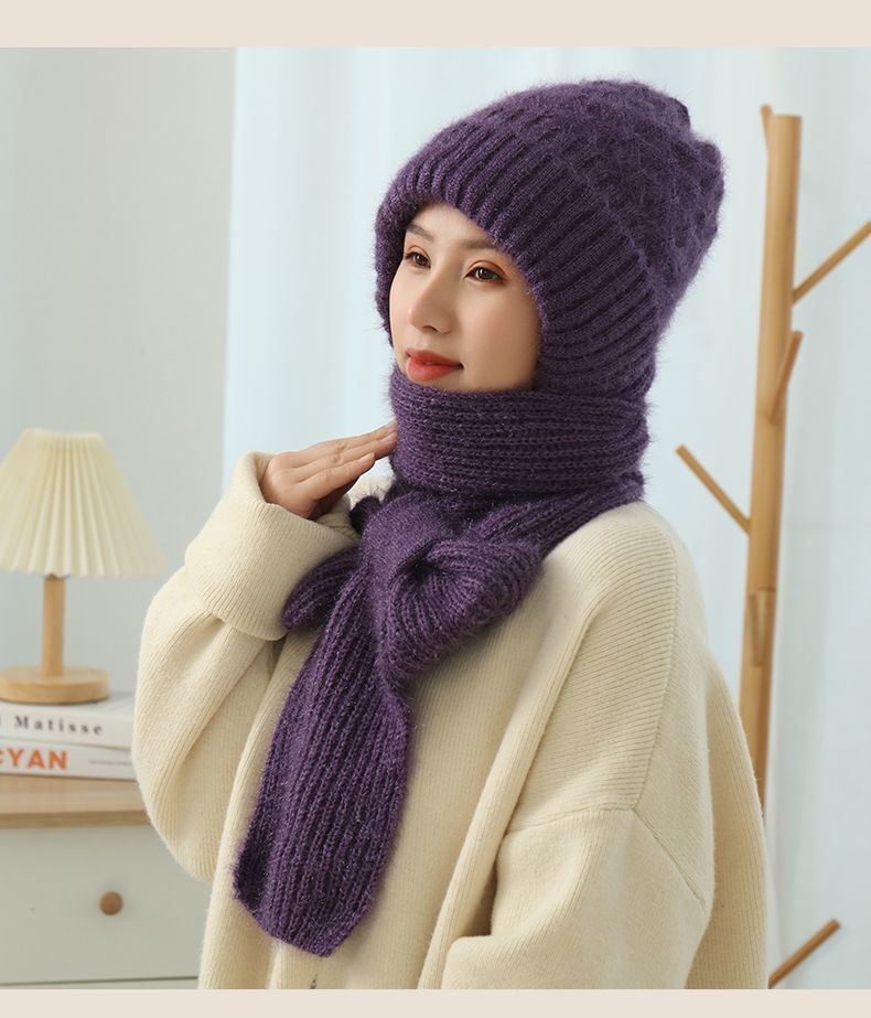 Ultimate Warmth: Women’s Fleece-Lined Scarf and Hat for Cold Days