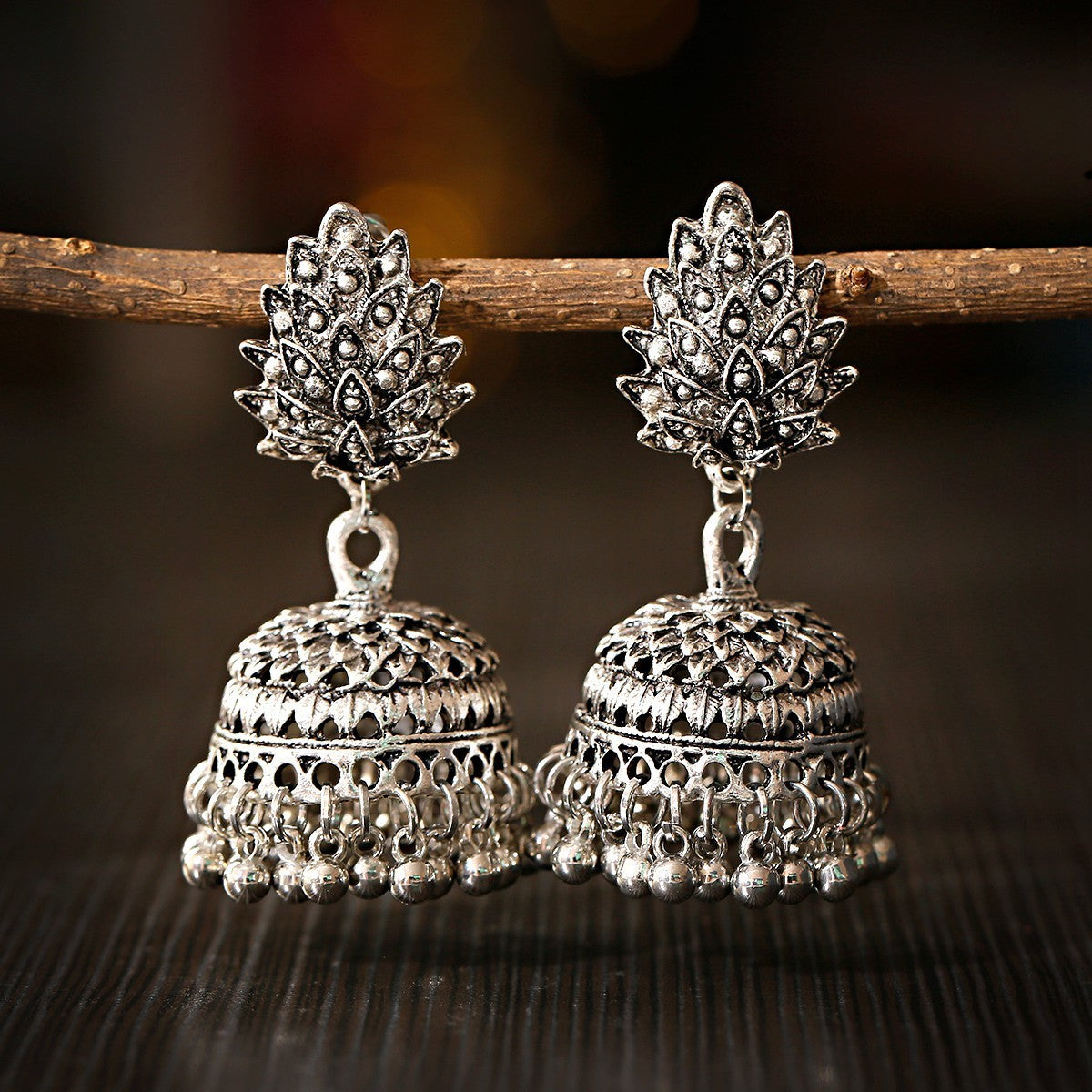 Chic Elegance: Discover the Beauty of Vintage Bell Tassel Earrings