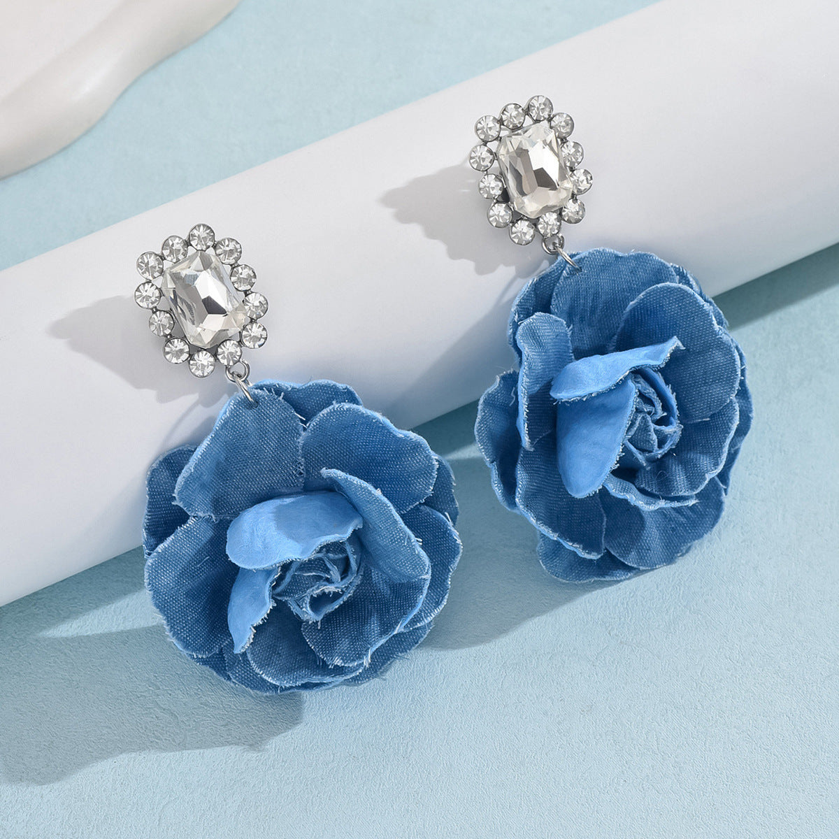 Chic Vintage Denim Flower Pendant Earrings: Perfect for Every Occasion!