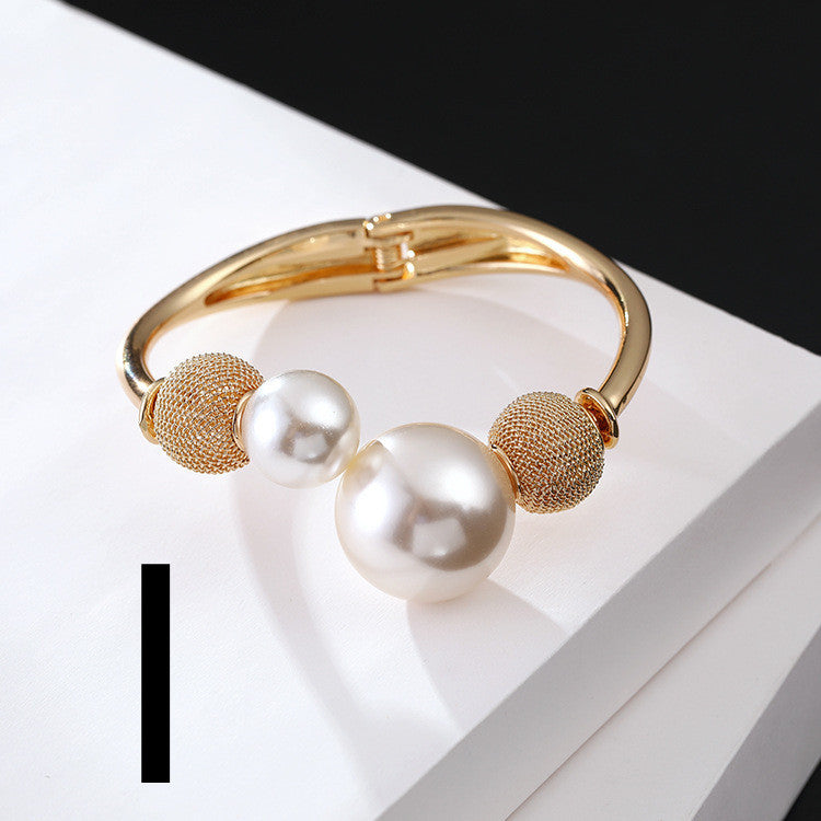 Double Pearl Bracelet: A Perfect Accessory for Every Occasion's Elegance