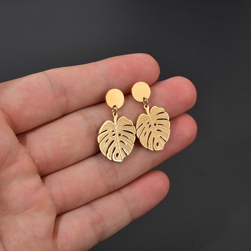 Superbes boucles d'oreilles dorées à motif de feuilles : rehaussez votre style sans effort