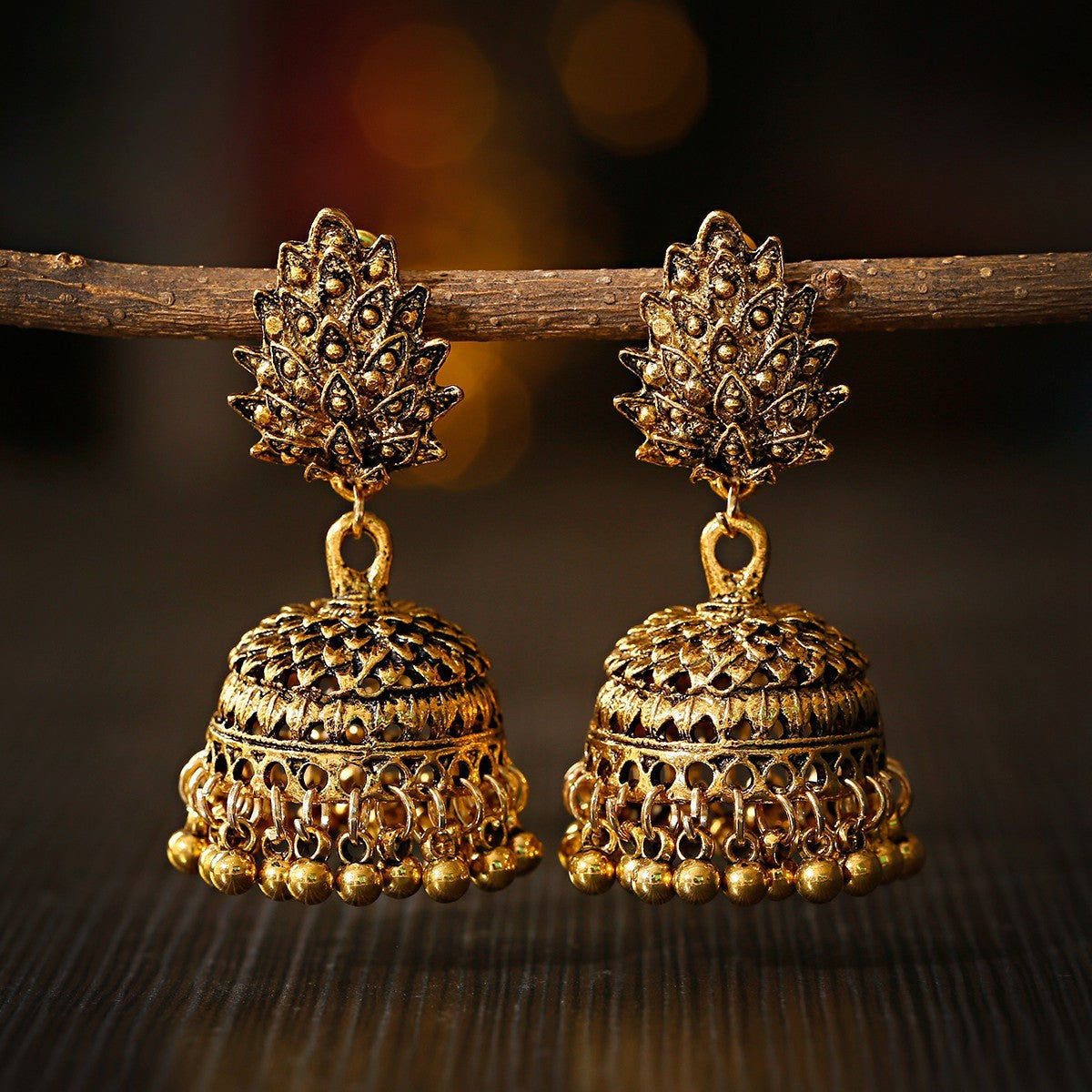 Chic Elegance: Discover the Beauty of Vintage Bell Tassel Earrings