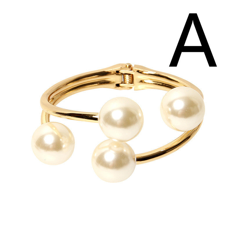 Double Pearl Bracelet: A Perfect Accessory for Every Occasion's Elegance