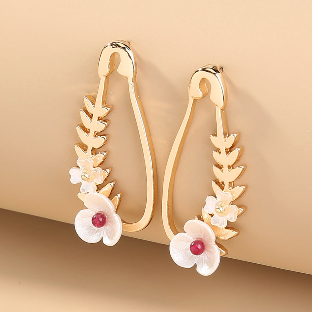 Charming Flower Leaf Pendant Earrings: Unique Accessory for Stylish Women