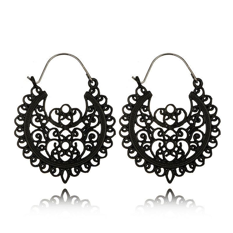 Stylish Floral Design Hollow Carved Round Earrings for Everyday Wear