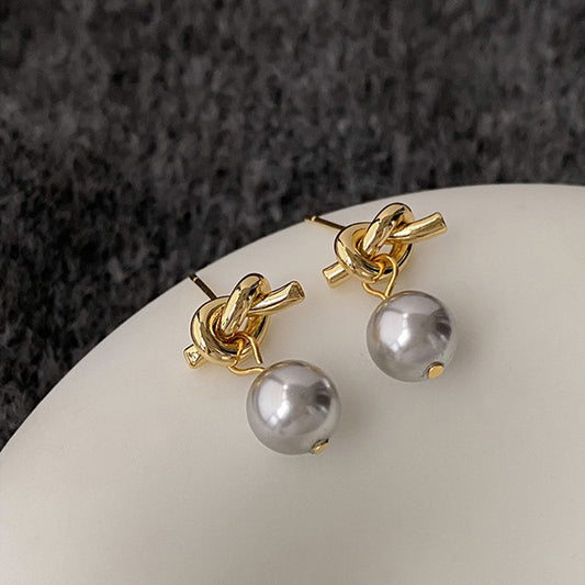 Stunning Knot Grey Pearl Earrings: Perfect Accessory for Any Occasion