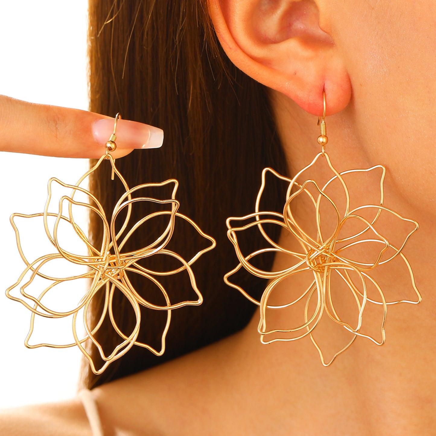 Découvrez une mode unique : des boucles d'oreilles en lotus tissées multicouches pour chaque occasion