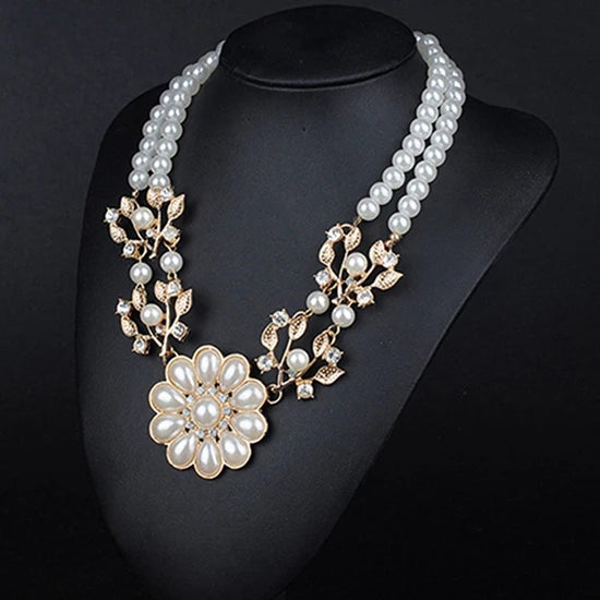 Elegant Artificial Pearl Flower Pendant Necklace - for Every Occasion