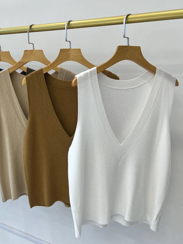 Elevate Your Style: Women's V-Neck Vests for Effortless Elegance