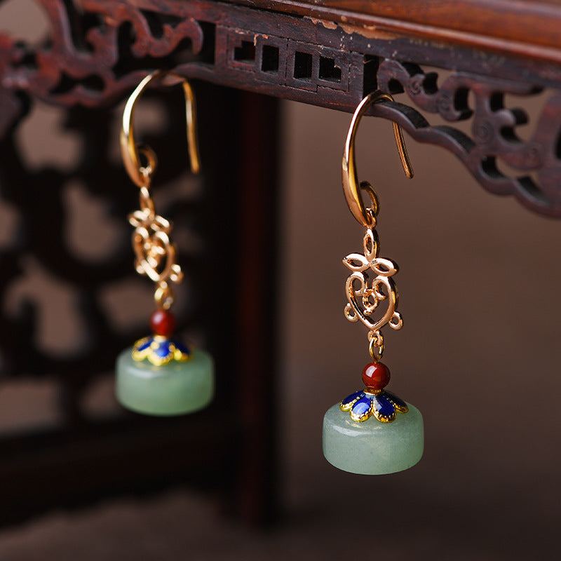 Long Retro Earrings: Add Unique Charm and Elegance to Outfits