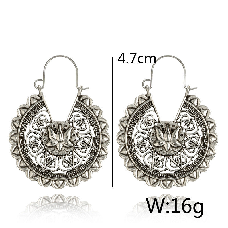 Stylish Floral Design Hollow Carved Round Earrings for Everyday Wear