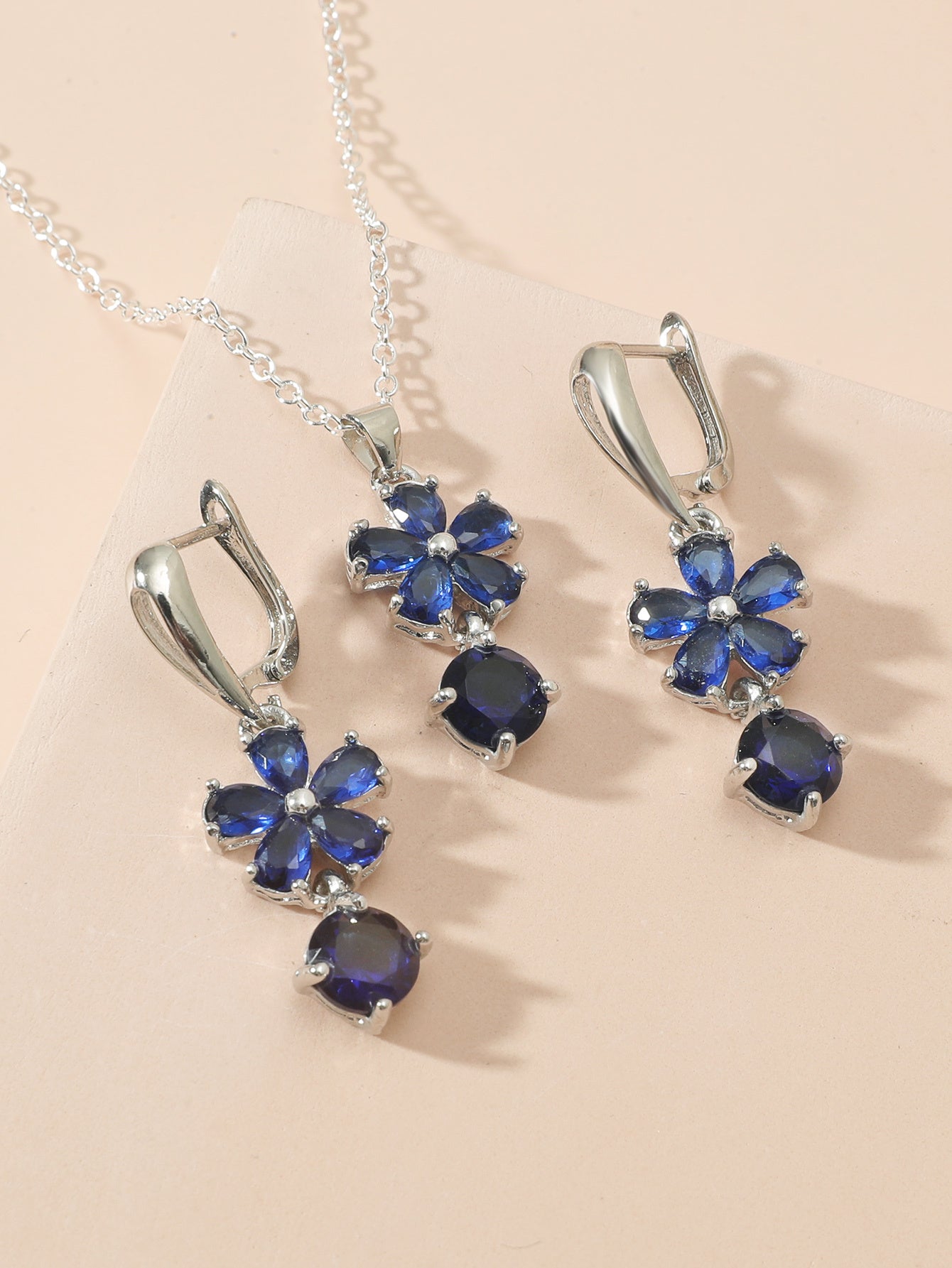 Elevate Your Style: Stunning Women’s Gemstone Necklace and Earring Set