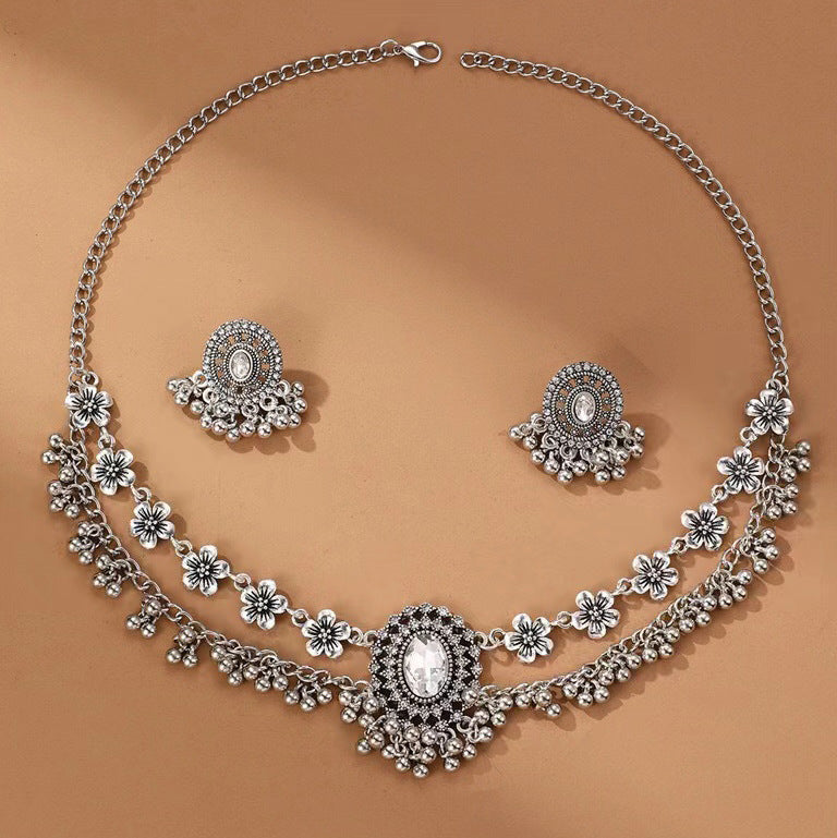 Superbe ensemble de bijoux ethniques vintage en perles de pierres précieuses : boucles d'oreilles et collier