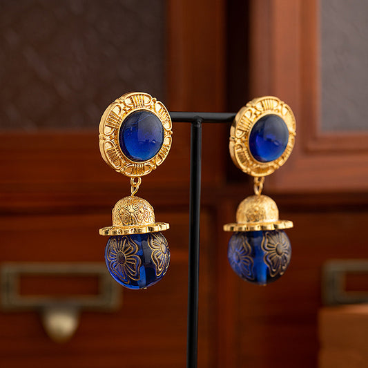 Vintage Earrings: Uncovering Their Allure, Style, and Lasting Quality