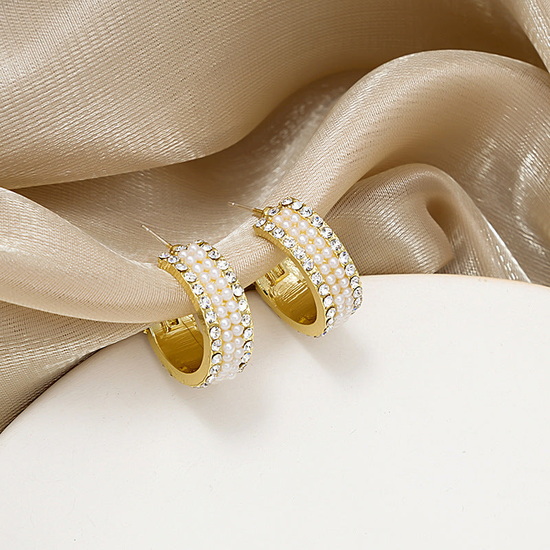 Luxurious Pearl Diamond Earrings: Perfect for Timeless Beauty and Glamour