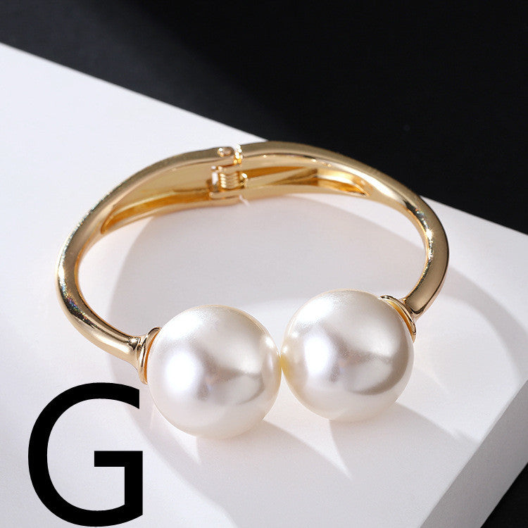 Double Pearl Bracelet: A Perfect Accessory for Every Occasion's Elegance