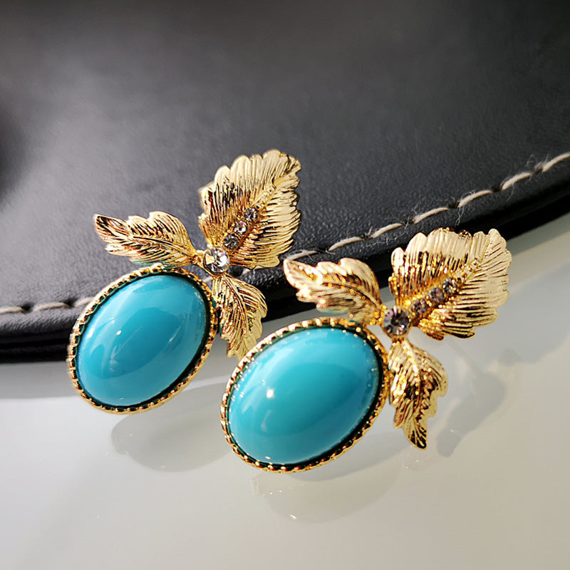 Discover Unique Vintage Earrings: Timeless Style for Any Occasion