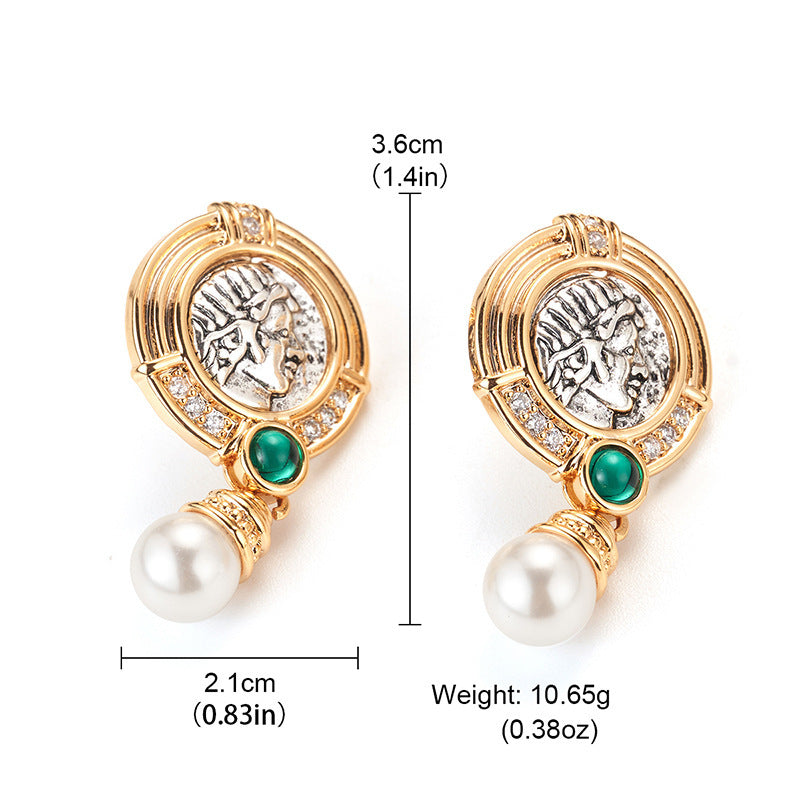 Timeless Elegance: Vintage Pearl Earrings Elevate Any Outfit's Charm