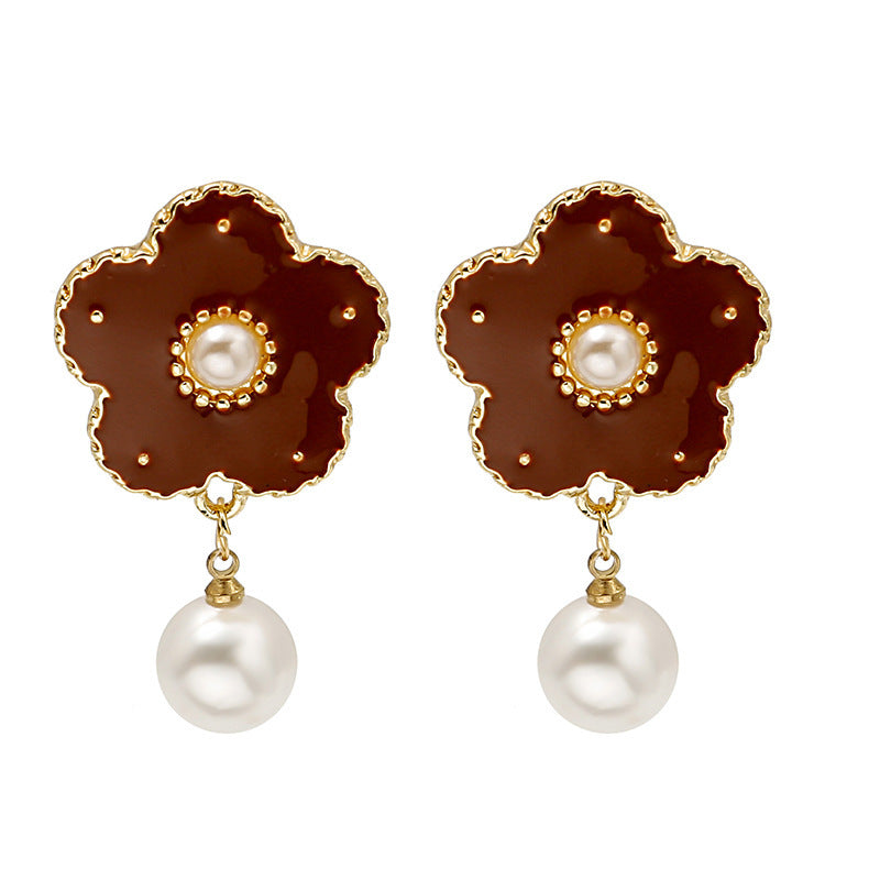 Stunning Baroque Vintage Flower Pearl Earrings: Perfect for Any Occasion