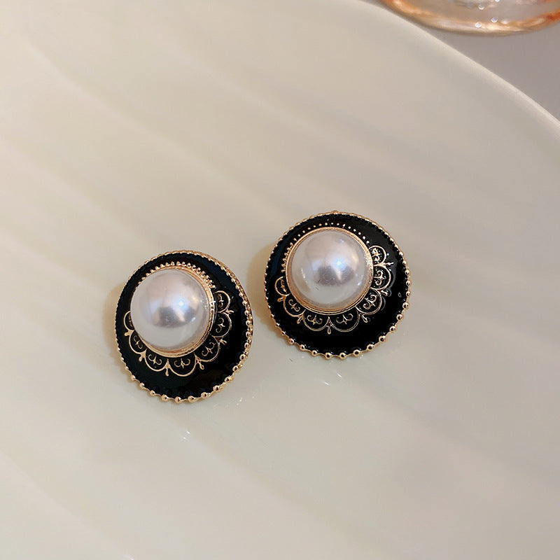 Elevate Your Look: Vintage Earrings for Every Occasion and Outfit