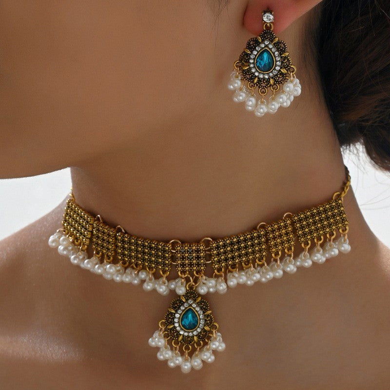 Superbe ensemble de bijoux ethniques vintage en perles de pierres précieuses : boucles d'oreilles et collier